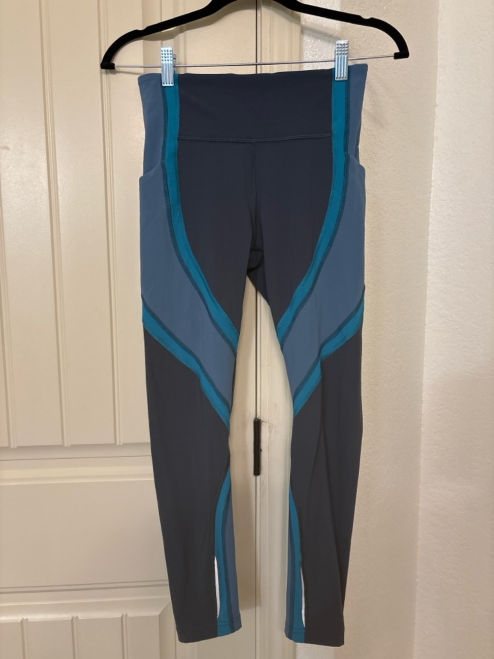 ✨ Lululemon Leggings Size 6 Gray Blue Colorblock High‎ Rise Athletic Yoga Pants